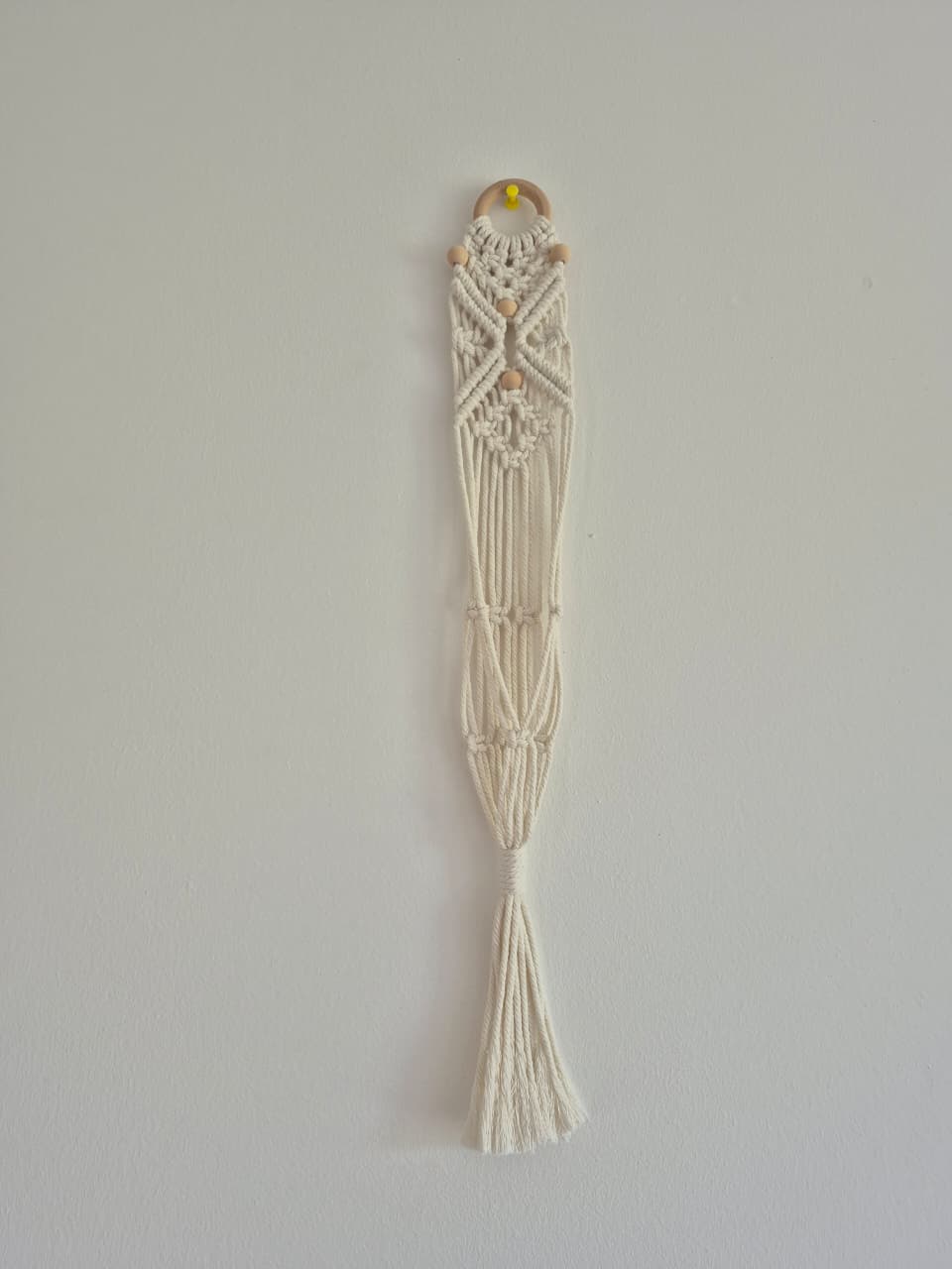 Cuelga para plantas pequeña color crudo