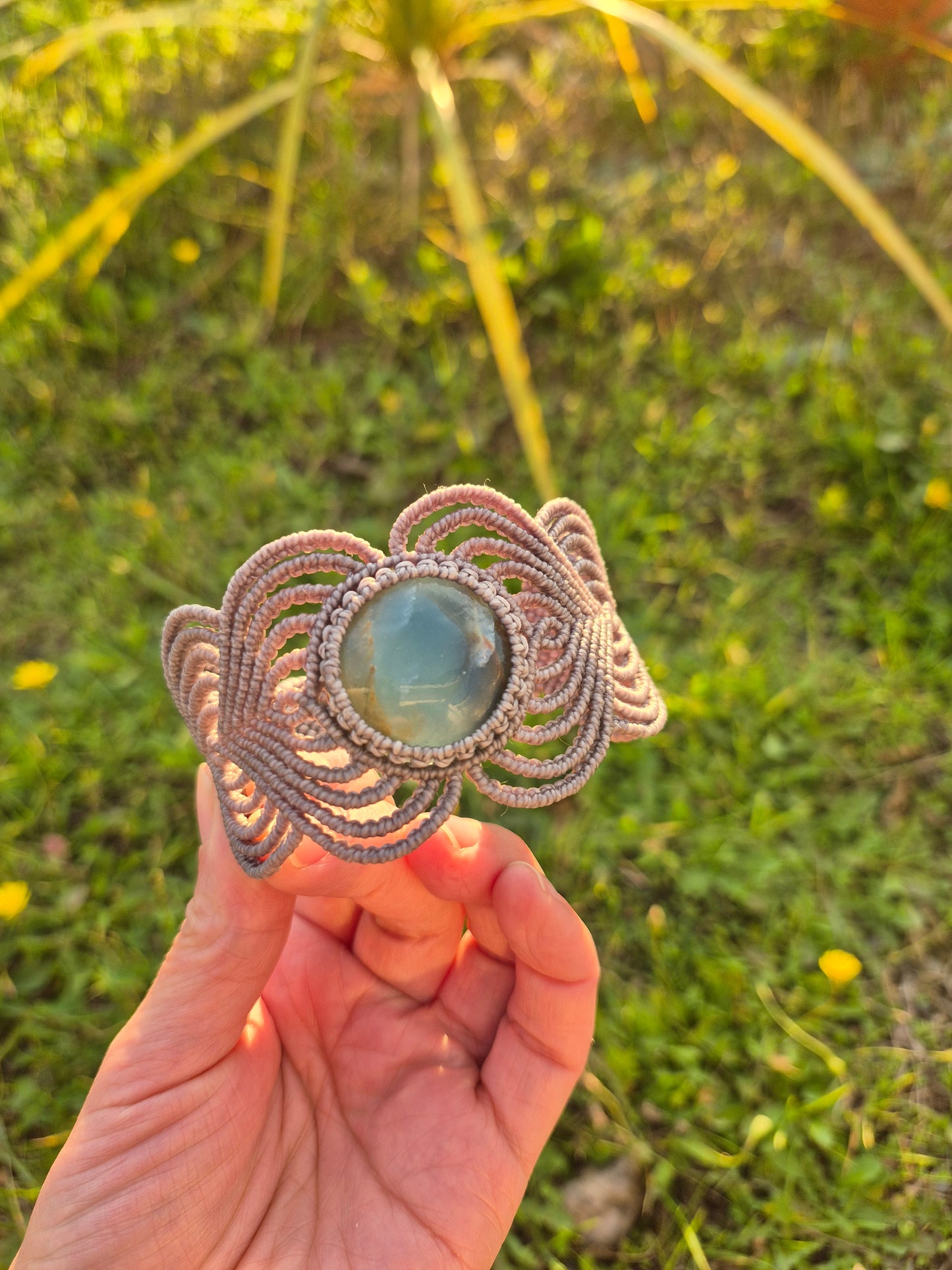 Brazalete macramé piedra onix cielo