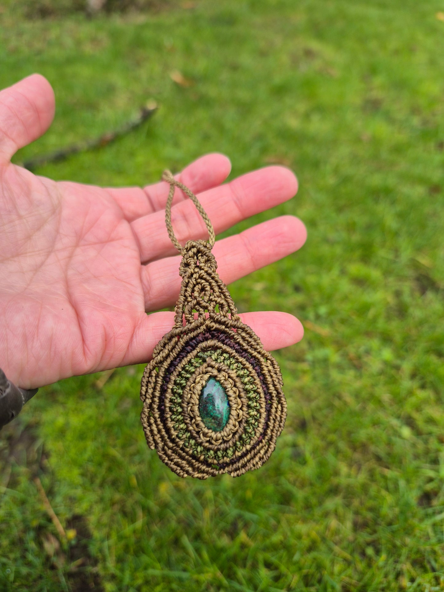 Collar Medallón macramé piedra azurita