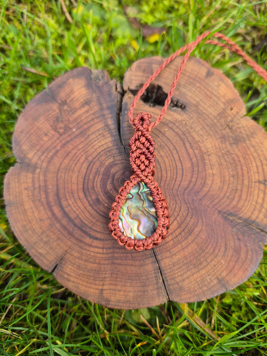Collar de macramé con Abulón