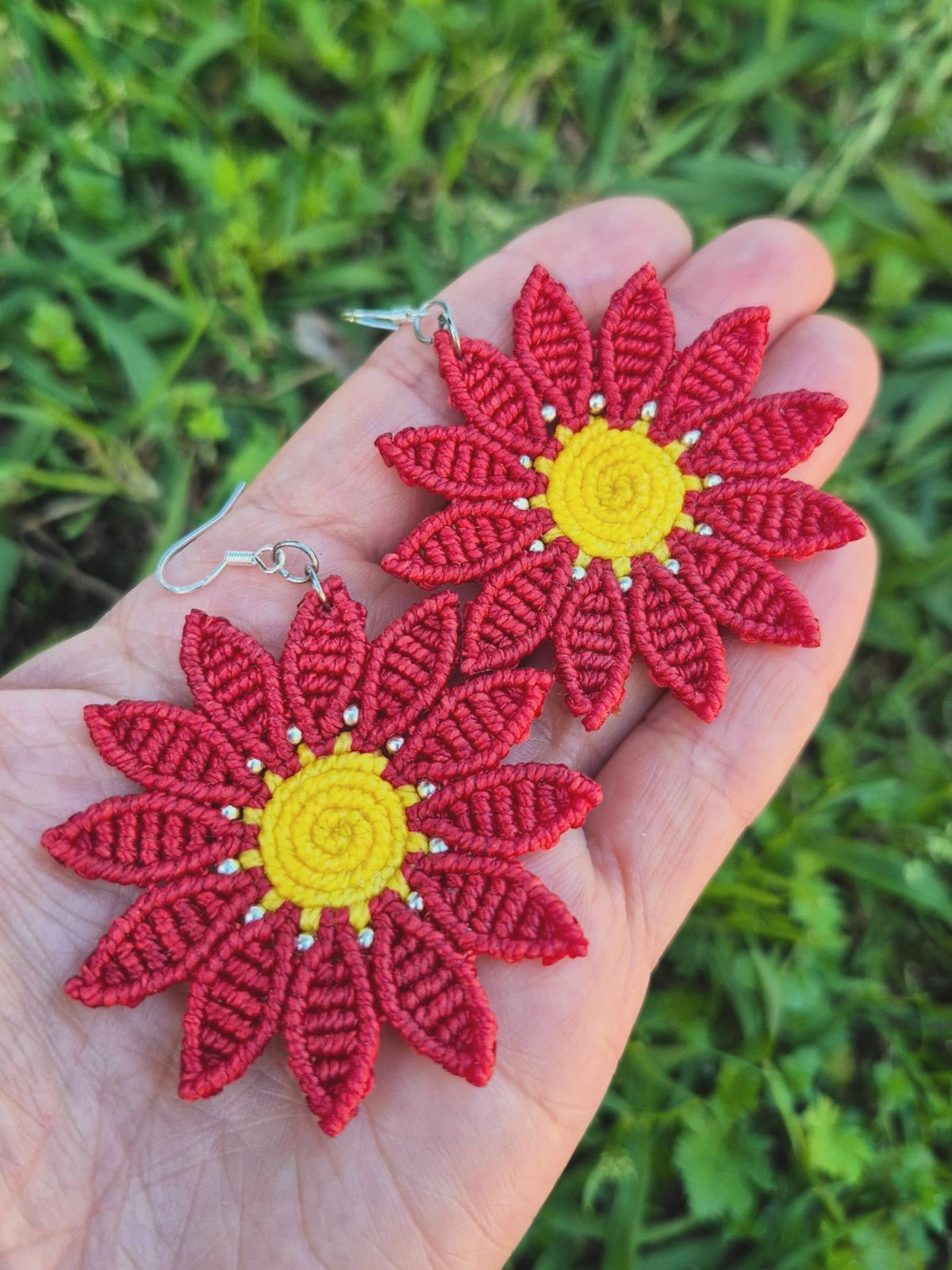 Aritos de flor diferentes colores ganchos de plata