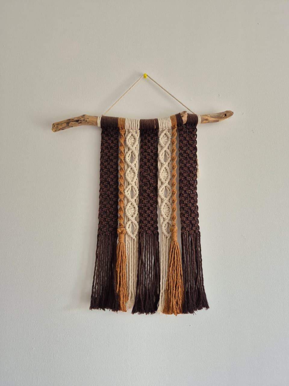 Telar decorativo macramé tonalidad café