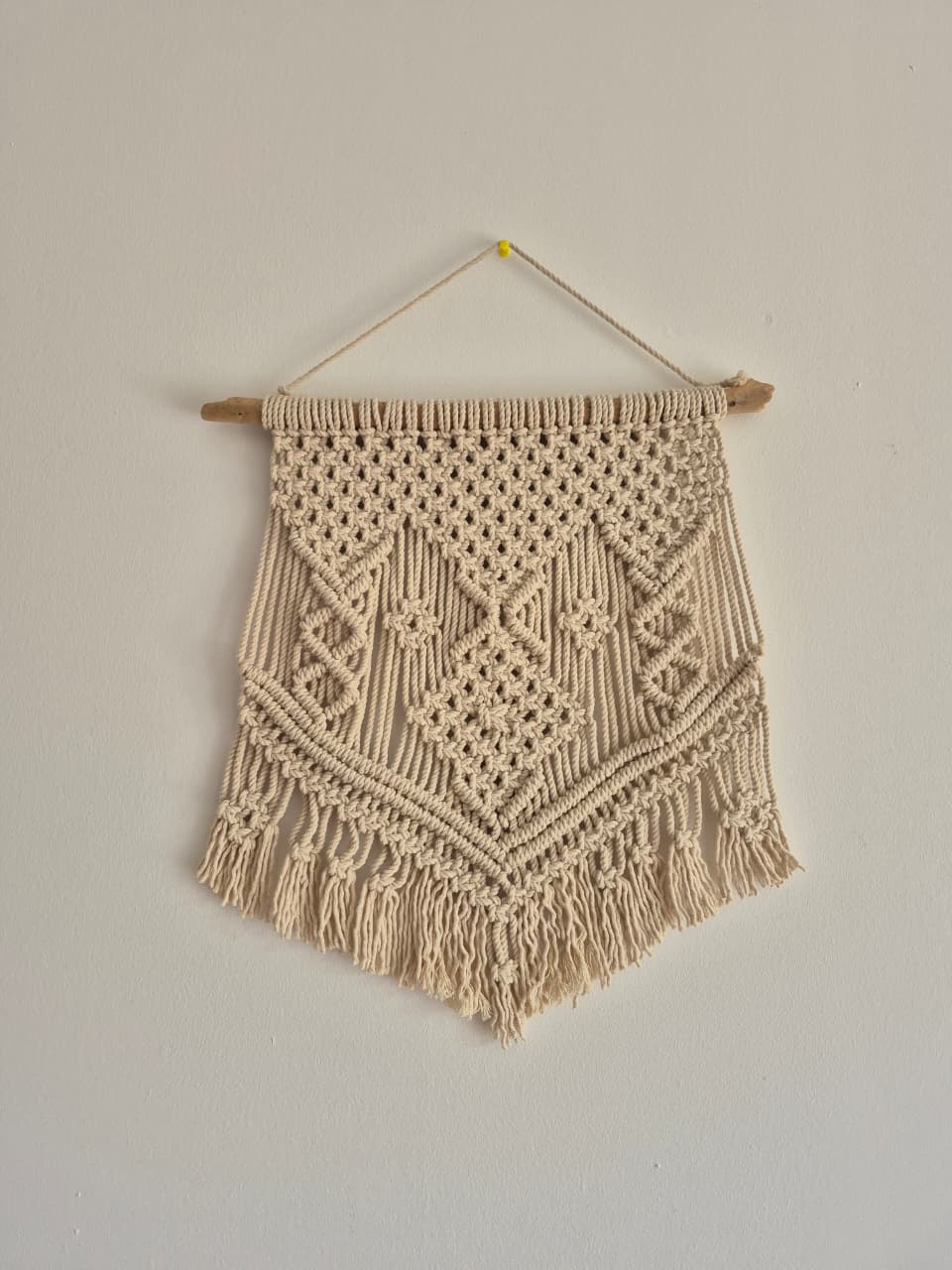 Telar decorativo mediano macramé crudo