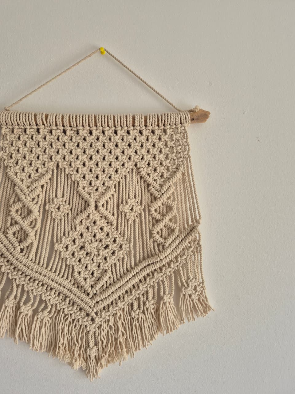 Telar decorativo mediano macramé crudo