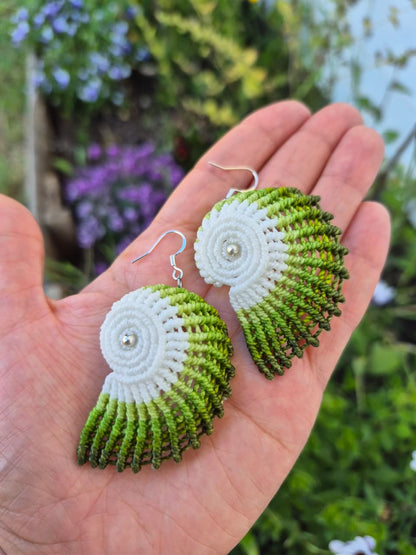 Aritos de macramé conchitas ganchos de plata 925 colores