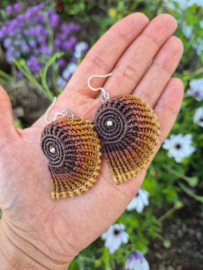 Aritos de macramé conchitas ganchos de plata 925 colores