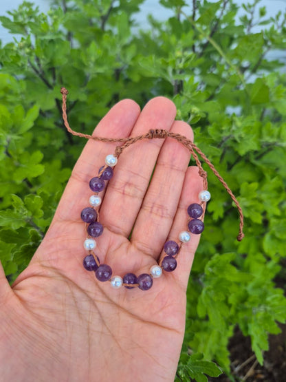 Pulsera de macramé con piedra natural amatista bolitas