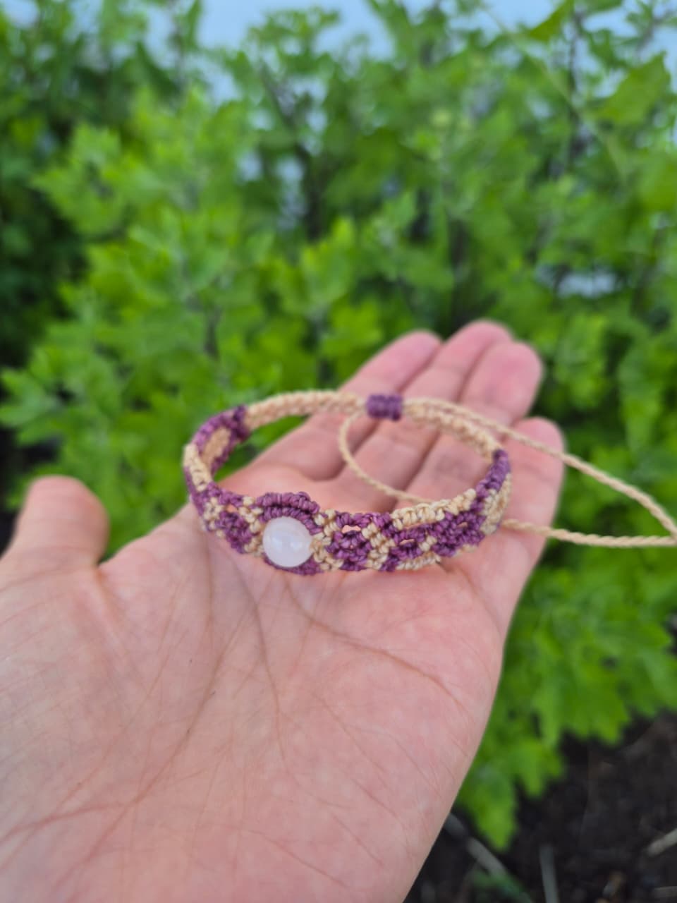 Pulsera macramé cuarzo rosa diseño 1