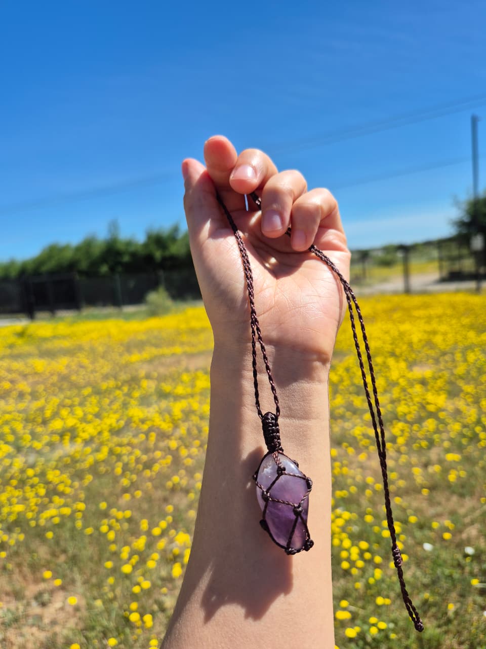 Collar de amatista pulida macramé regulable
