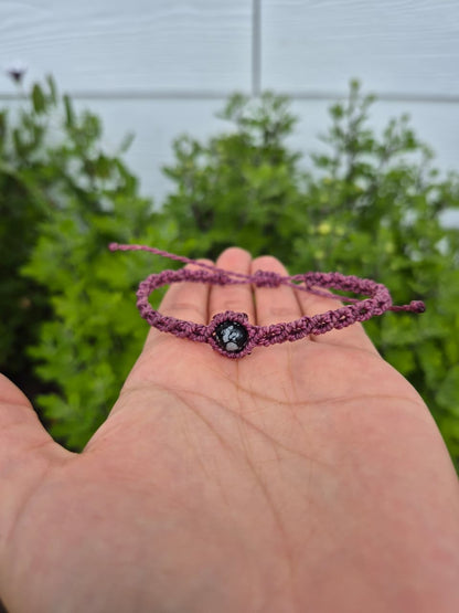 Pulsera macramé diseño Infinito piedra obsidiana