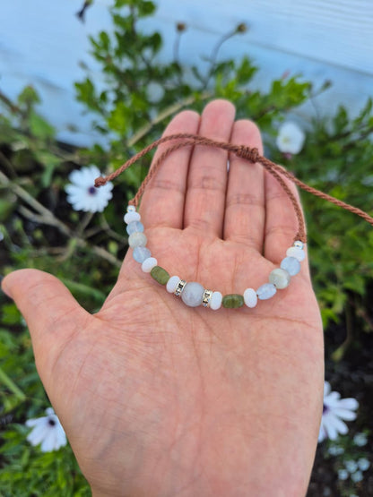 Pulsera piedra aguamarina, jade y nacar