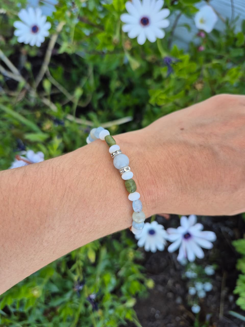 Pulsera piedra aguamarina, jade y nacar