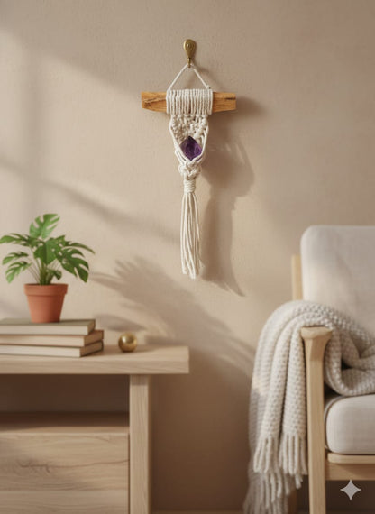 Amuleto de pared de palo santo tejido en macramé con cuarzo a elección