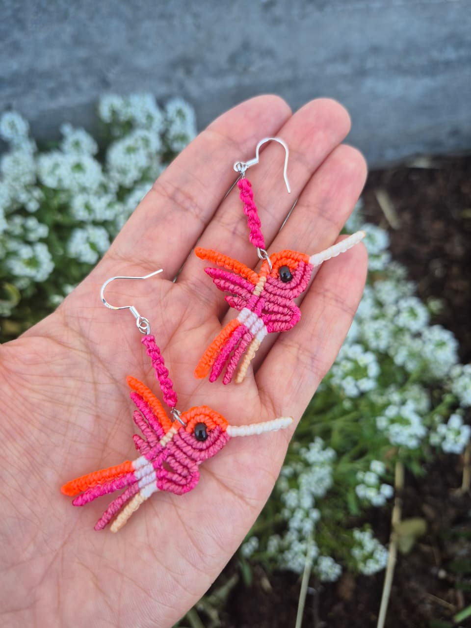 Aritos de macramé colibrí colores ganchos de plata 925