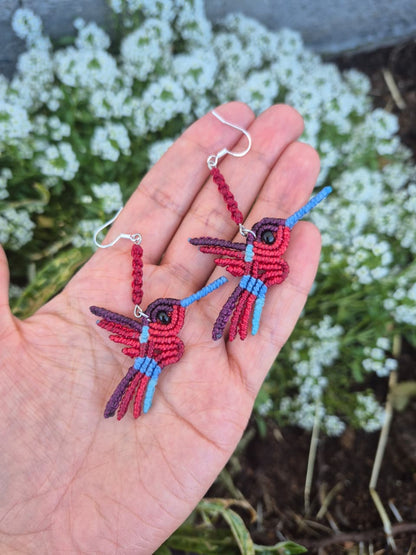 Aritos de macramé colibrí colores ganchos de plata 925