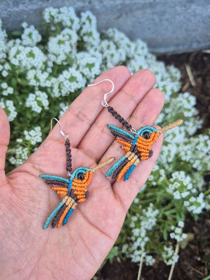 Aritos de macramé colibrí colores ganchos de plata 925