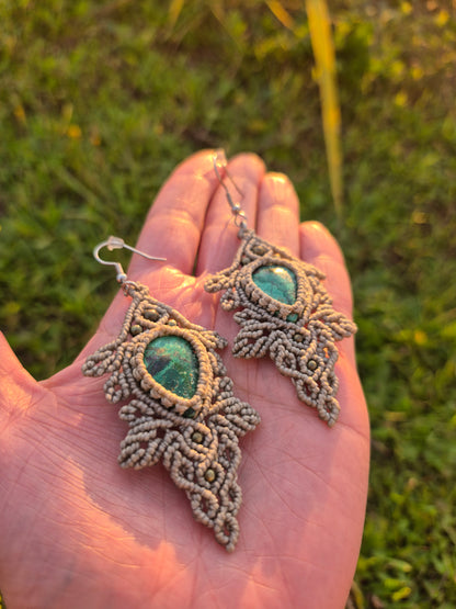 Aritos piedra malaquita macramé diseño hojas ganchos de plata