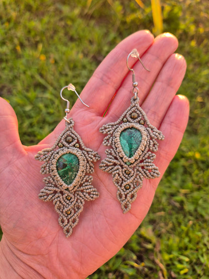 Aritos piedra malaquita macramé diseño hojas ganchos de plata