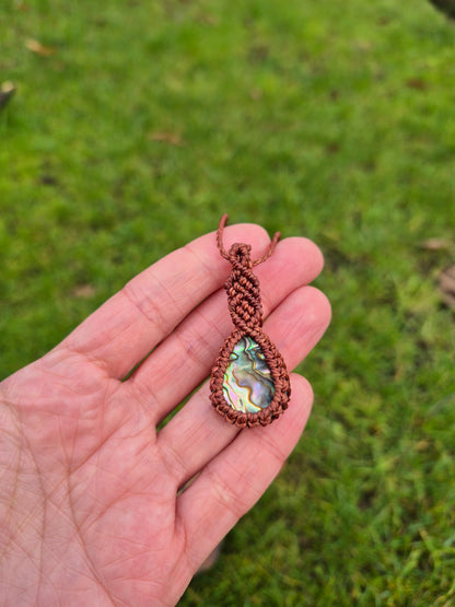 Collar de macramé con Abulón