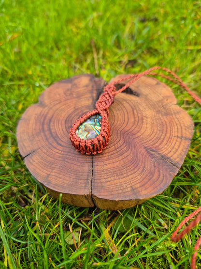 Collar de macramé con Abulón