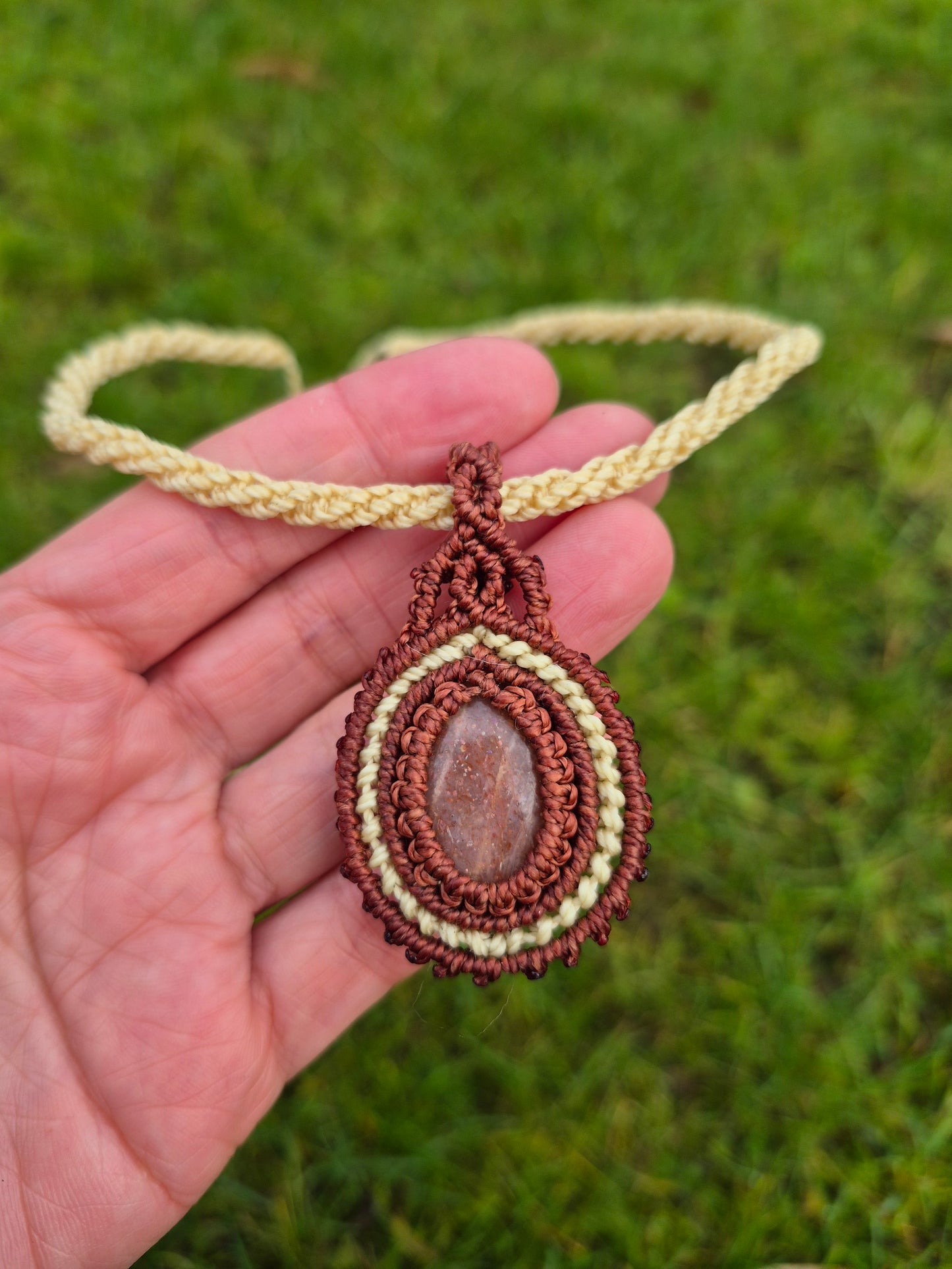 Collar macramé piedra del Sol