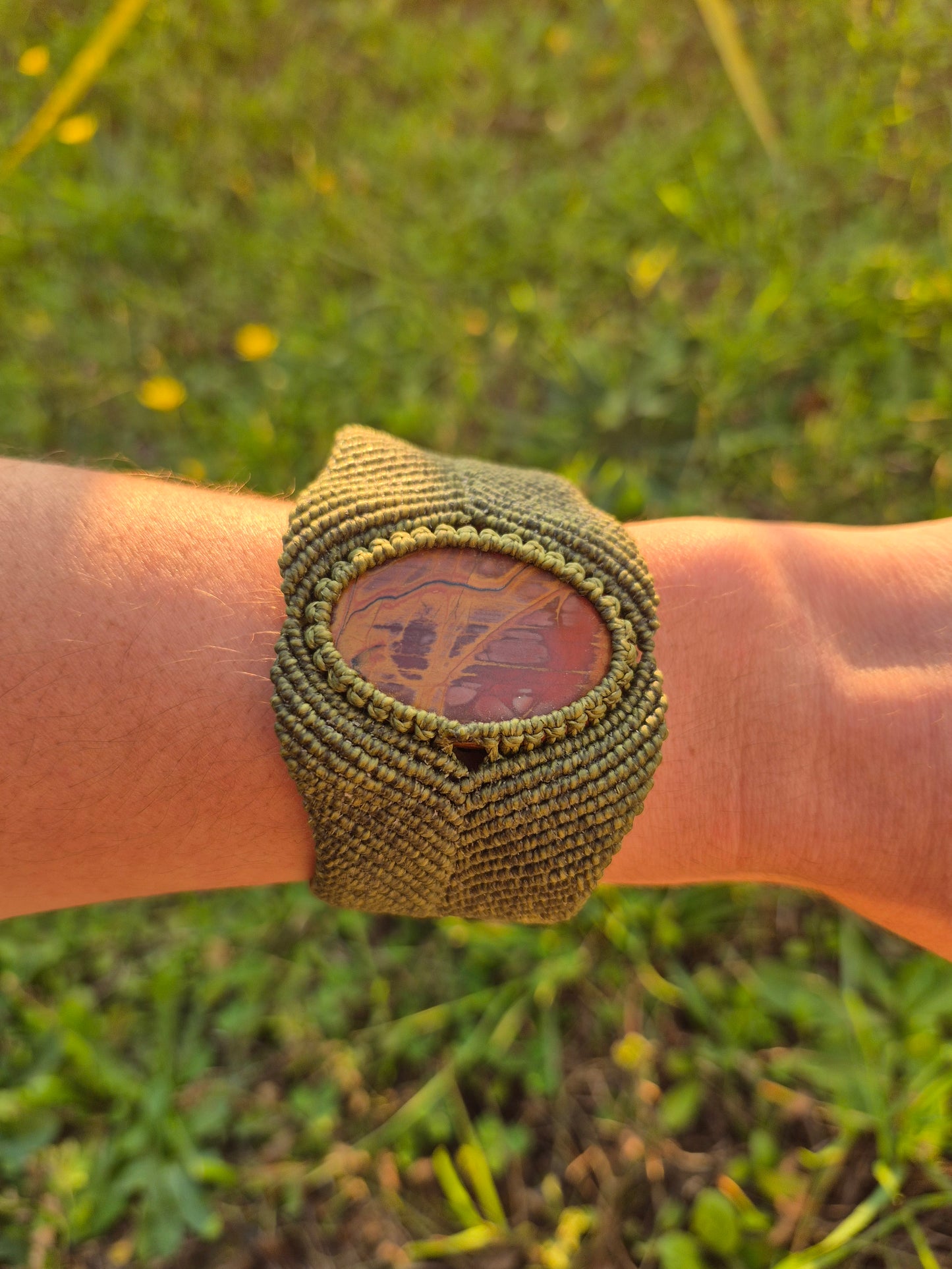 Brazalete pulsera macramé jaspe madera