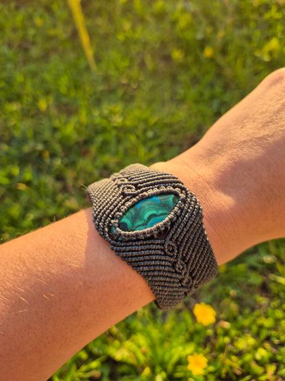 Brazalete macramé piedra crisocola con malaquita