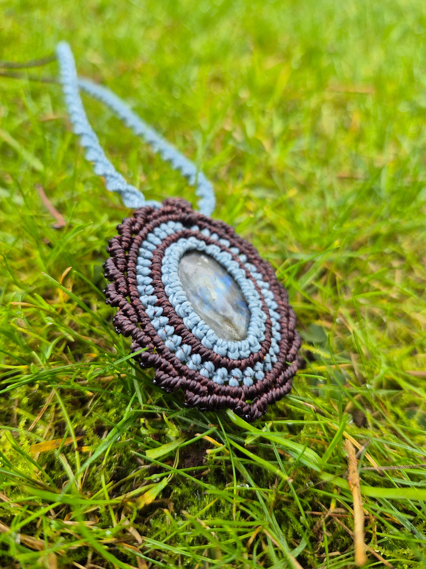 Collar medallón macramé piedra Labradorita azul