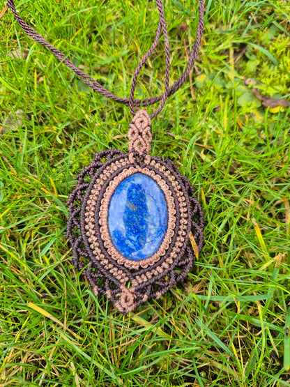 Collar macramé piedra lapislázuli