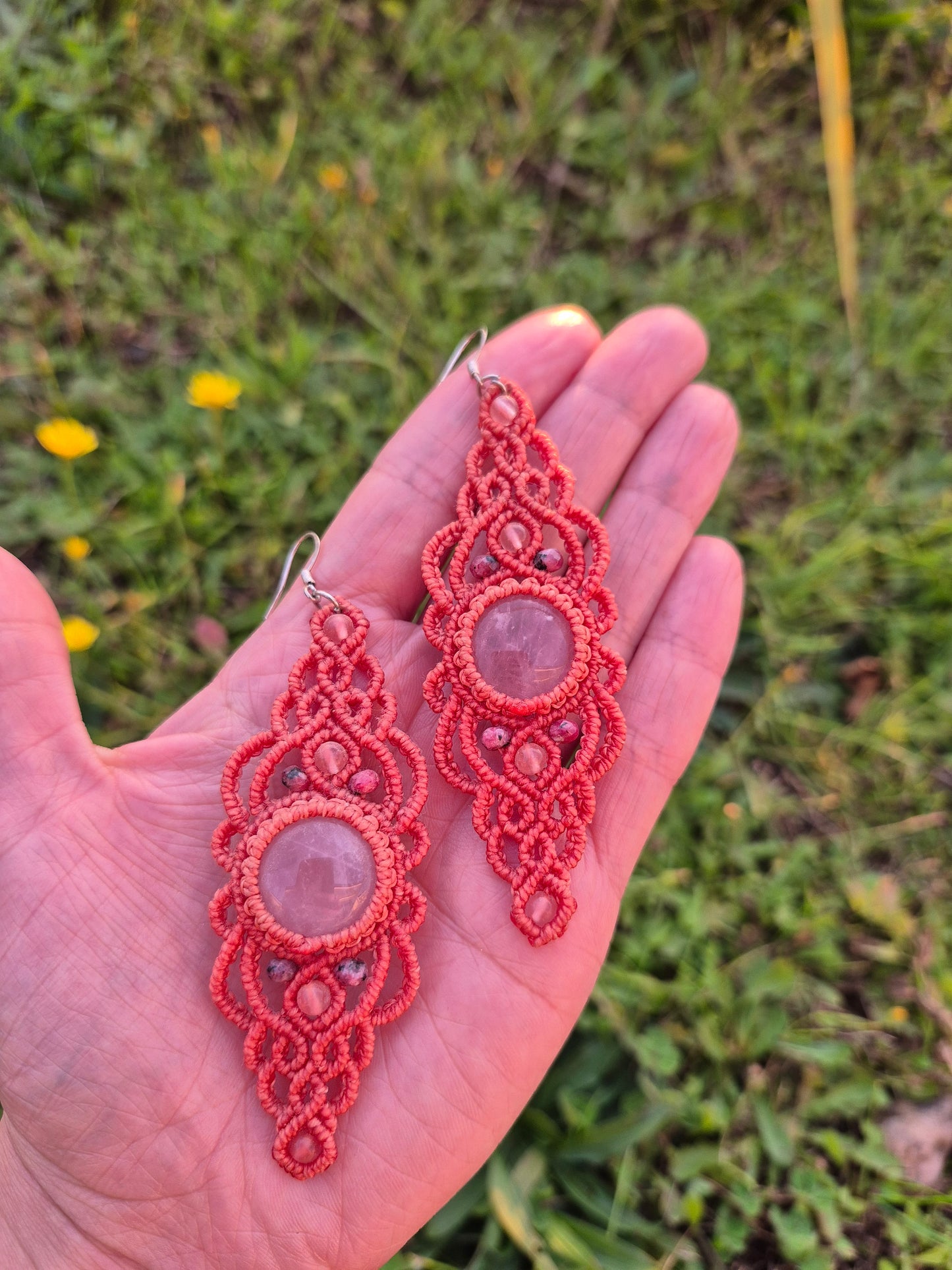 Aritos macramé cuarzo rosa grandes ganchos de plata 925
