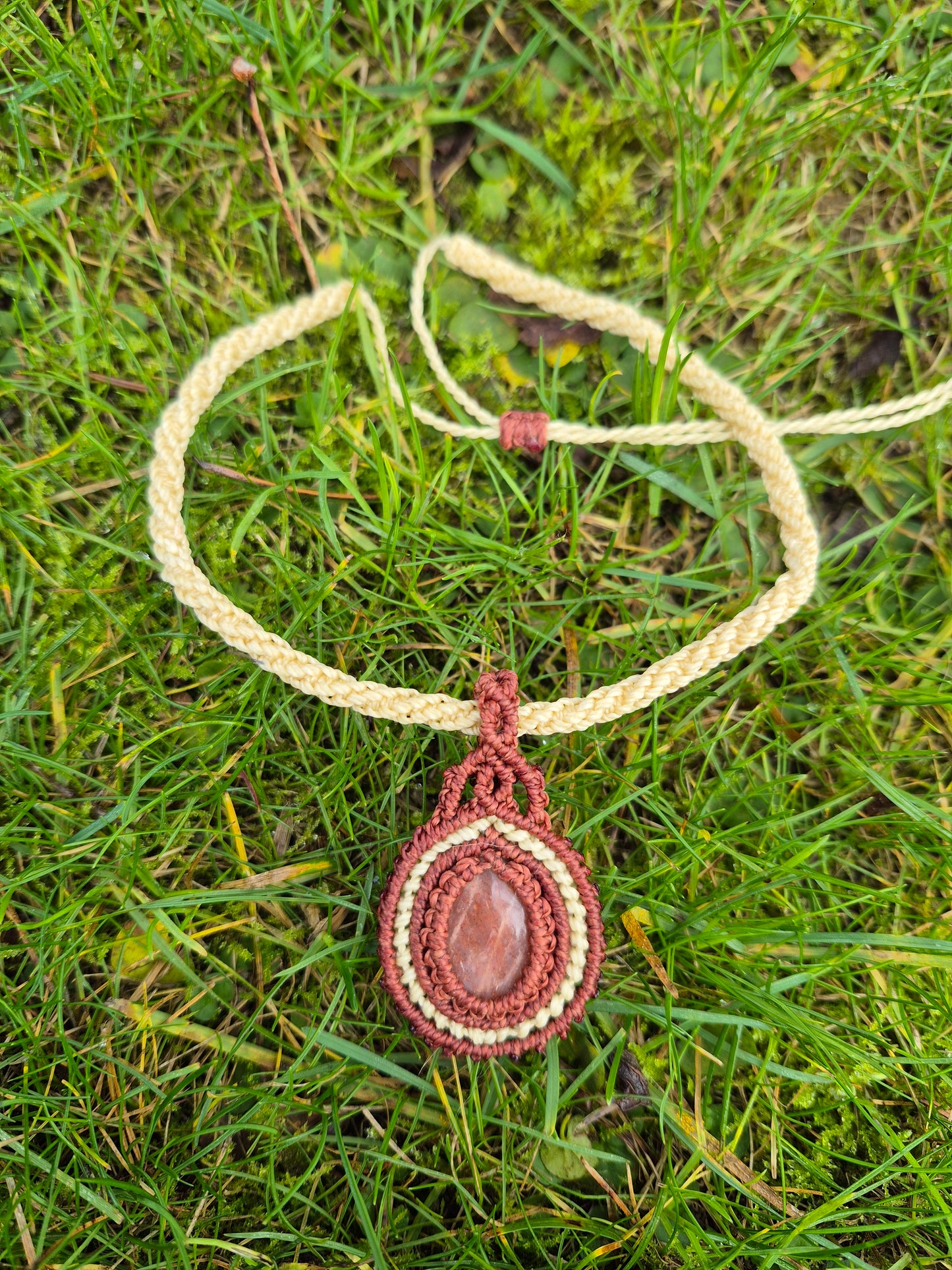 Collar macramé piedra del Sol