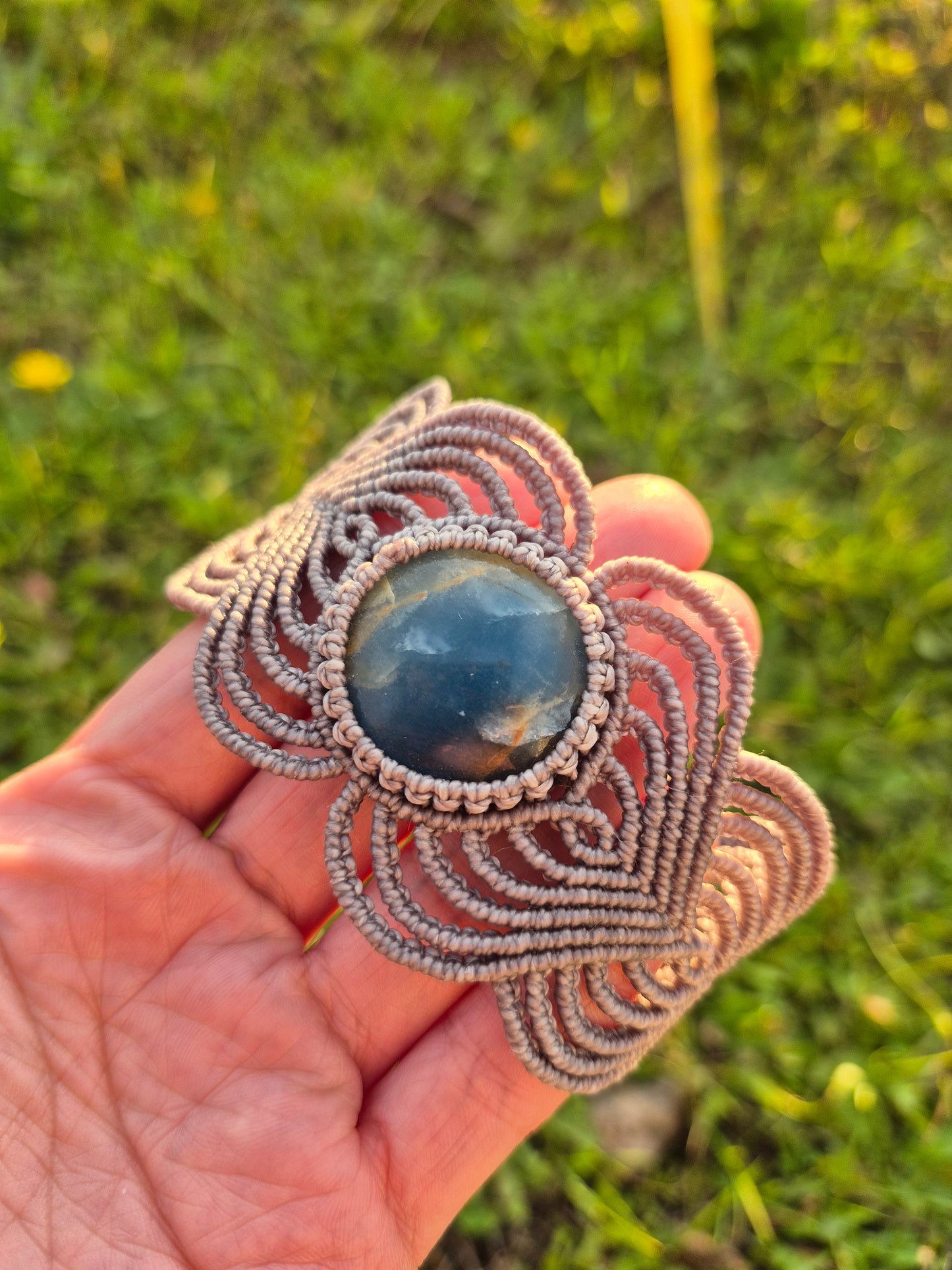 Brazalete macramé piedra onix cielo