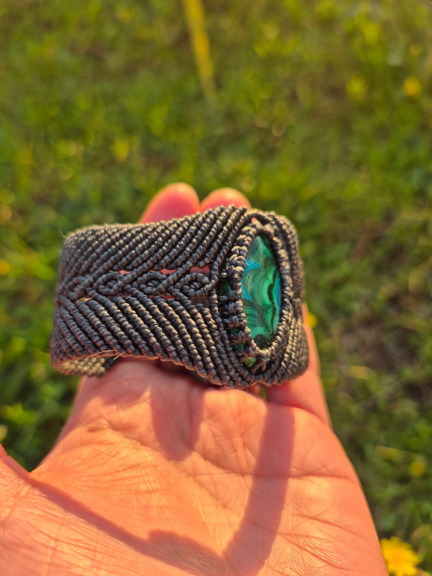 Brazalete macramé piedra crisocola con malaquita