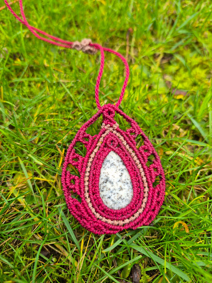 Collar medallón de jaspe K2