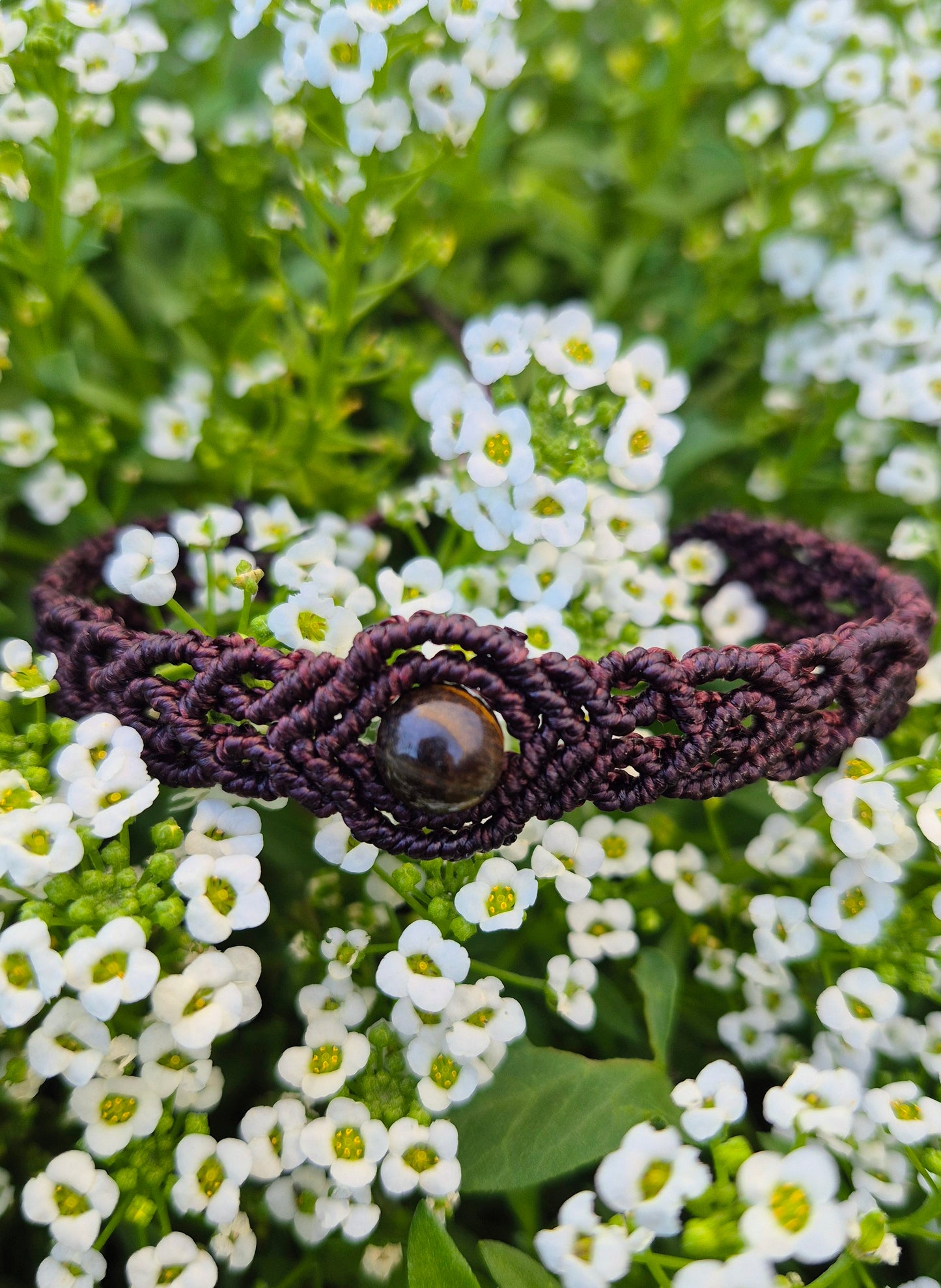 Pulsera ojo de tigre macramé diseño abundancia